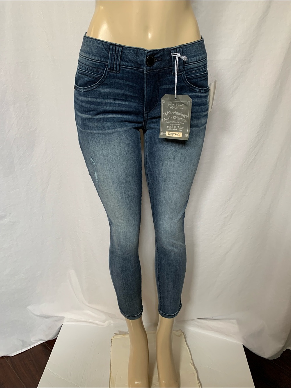 DEMOCRACY Jeans Women’s Tummy Control Size 4 Petite Mid Wash Skinny Jeans NWT - Picture 3 of 7
